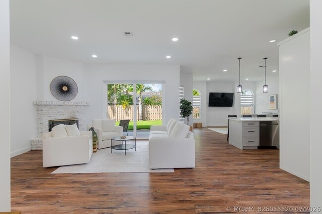 Building Photo - 13590 Jonquil Pl