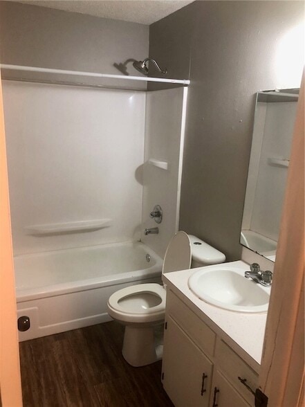 Photo - 302 E Benton St