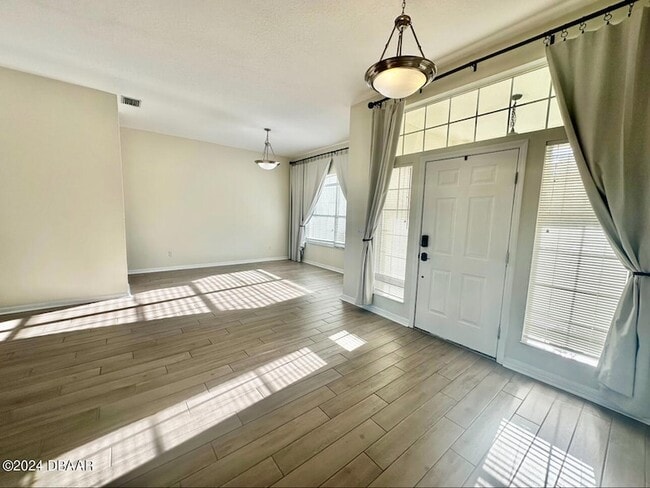 Photo - 1755 Creekwater Blvd