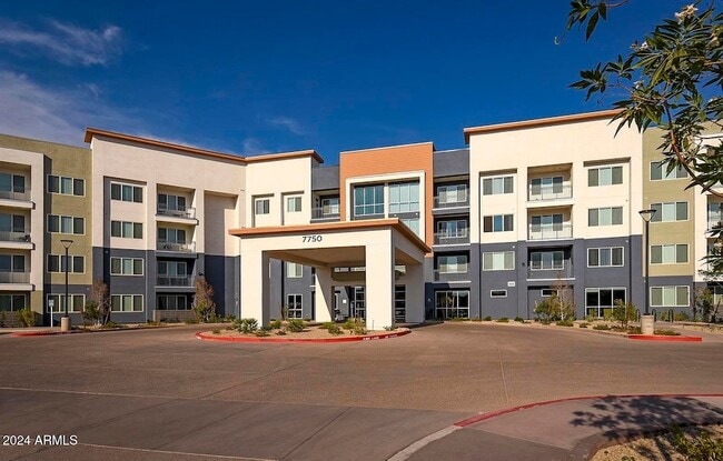 Building Photo - 7750 W Encanto Blvd Unit 2
