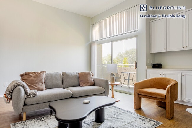 Building Photo - 2225 S Beverly Glen Blvd Unit FL3-ID1384