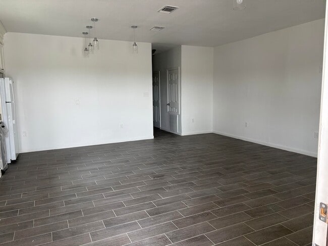 Photo - 307 Rosalinda Dr