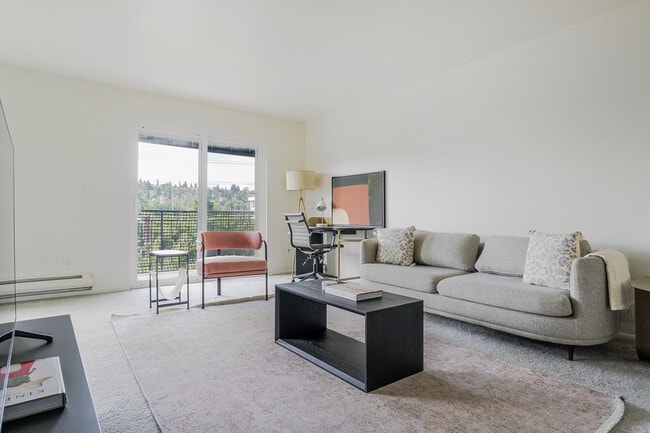 Building Photo - 2850 15th Ave W Unit FL2-ID881