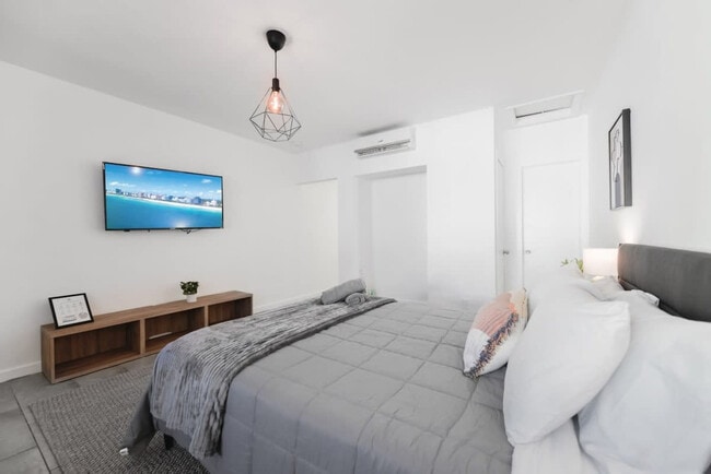 Photo - 515 NE 82nd St Unit SI FL1-ID1022256P