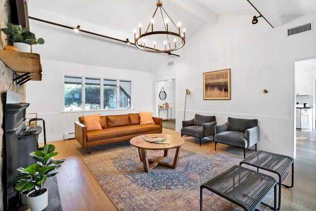 Photo - 450 Eastward Ct Unit ID1429744P