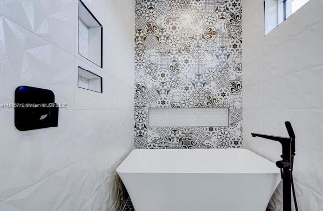 Photo - 3900 SW 137th Ct