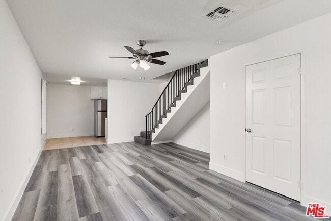 Photo - 6616 Sylmar Ave