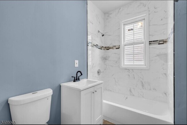 Photo - 568 Grove St Unit 1