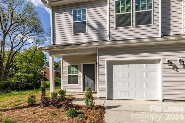 Photo - 1419 Amhurst St