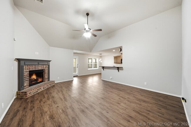 Photo - 13328 S 21st Pl