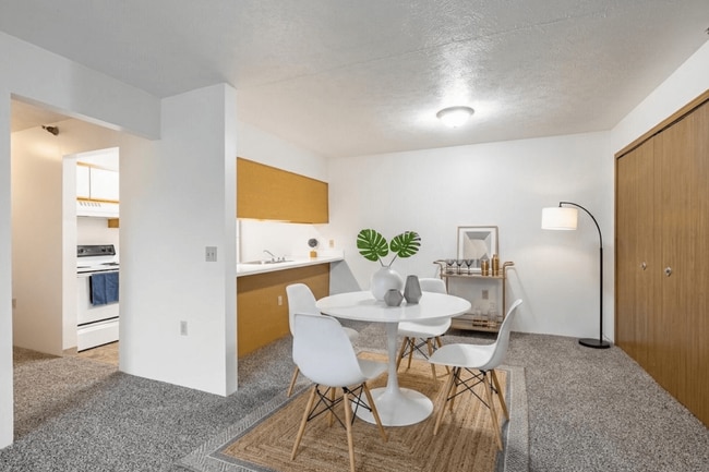 Photo - Woodbury Estates Apartments