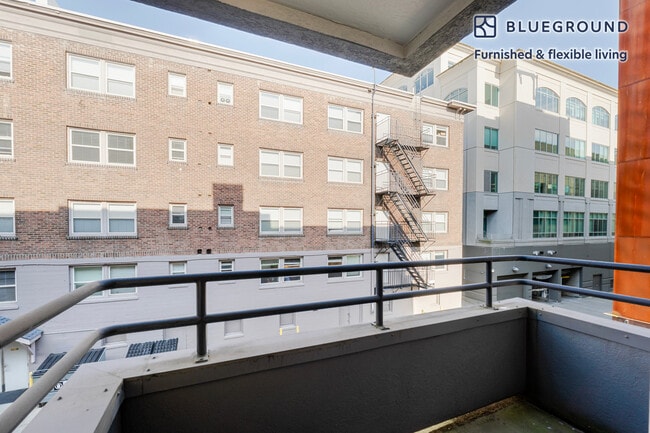 Photo - 526 Yale Ave N Unit FL4-ID878