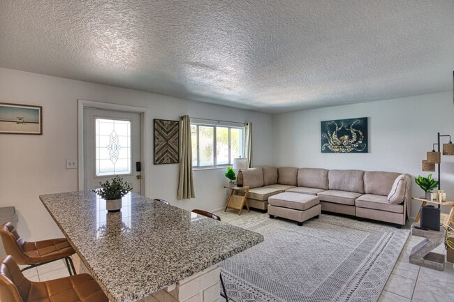 Building Photo - 505 Fillmore Ave Unit ID1044380P