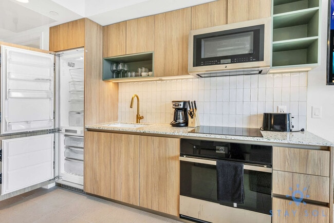 Photo - 601 NE 1st Ave Unit ID1227539P