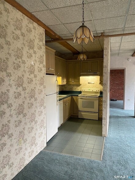 Photo - 222 Williams St E