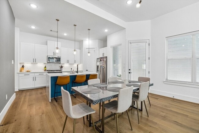 Photo - 9009 Wellspring Dr