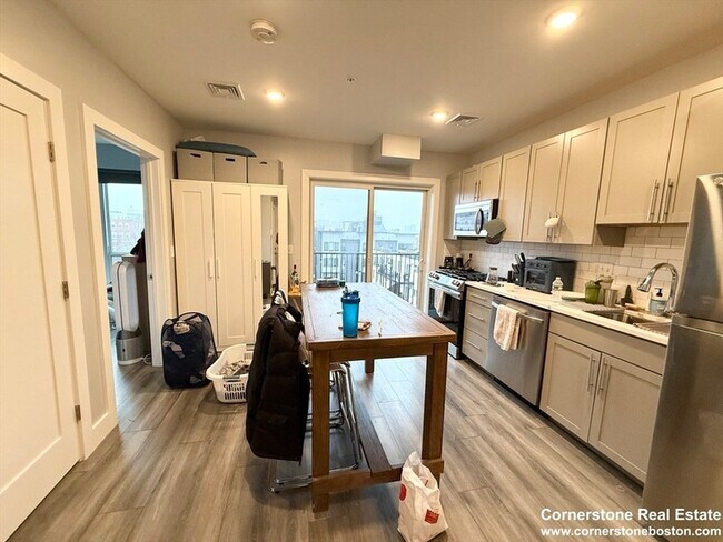 Photo - 55 W Fifth St Unit 606