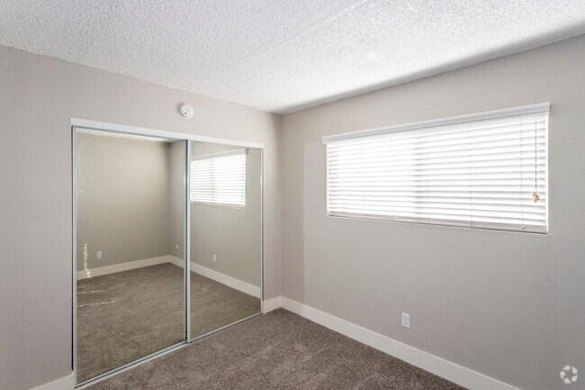 2BR - 1BA, 700SF - Dorado Plaza