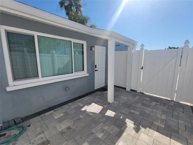 Photo - 605 69th Ave