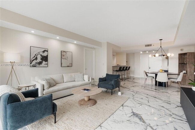 Building Photo - 3400 SW 27th Ave Unit 605