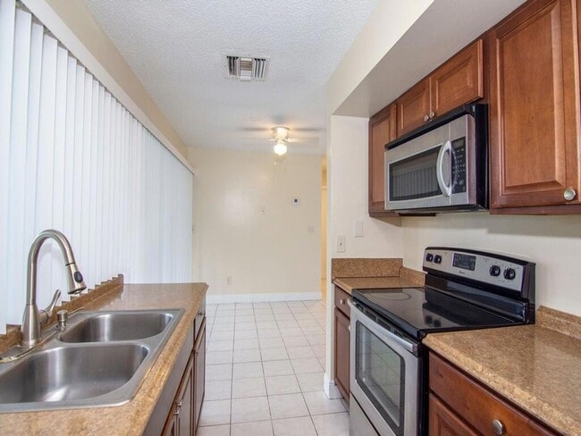Photo - 650 SE Evergreen Terrace
