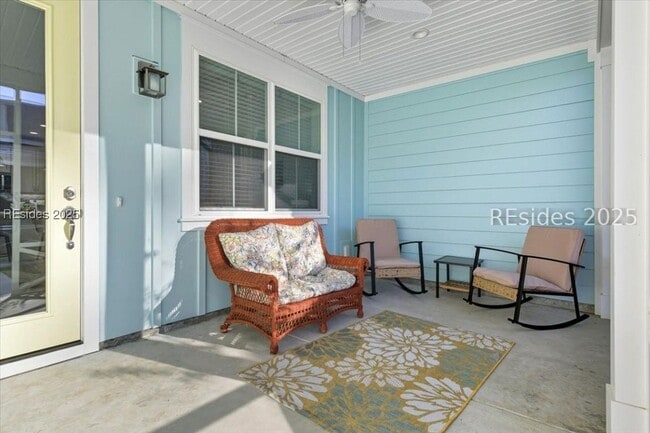 Photo - 215 Tropics Ave