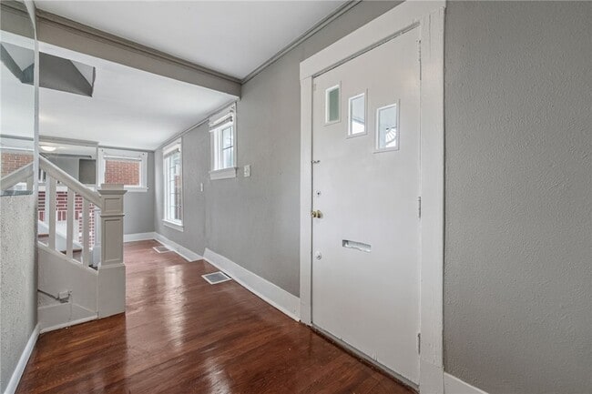 Photo - 160 Hazelwood Ave