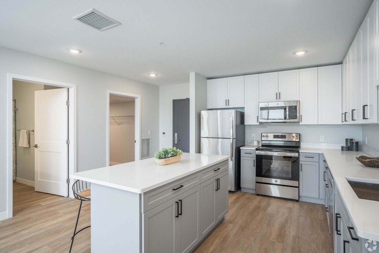 Floor Plan - 2 Bed - Lake View