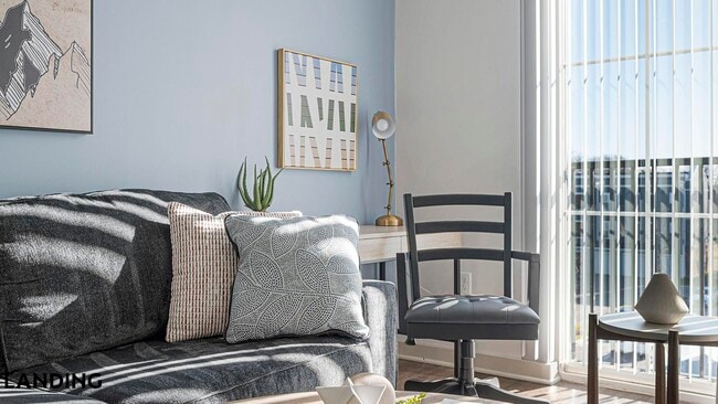 Building Photo - 340 W 25th St Unit 1-302