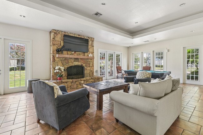 Building Photo - Westpond