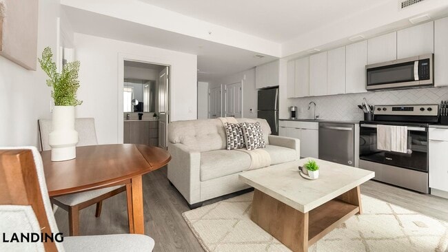 Building Photo - 600 4th St SW Unit 303