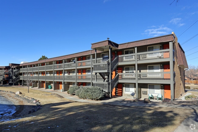 Building Photo - 3300 Tamarac Apartments