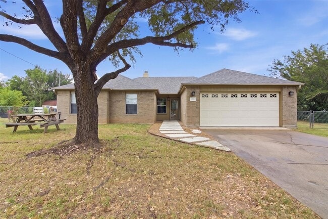 Building Photo - 120 Mule Deer Ct