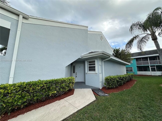 Photo - 2651 SE 19th Ct Unit 107D