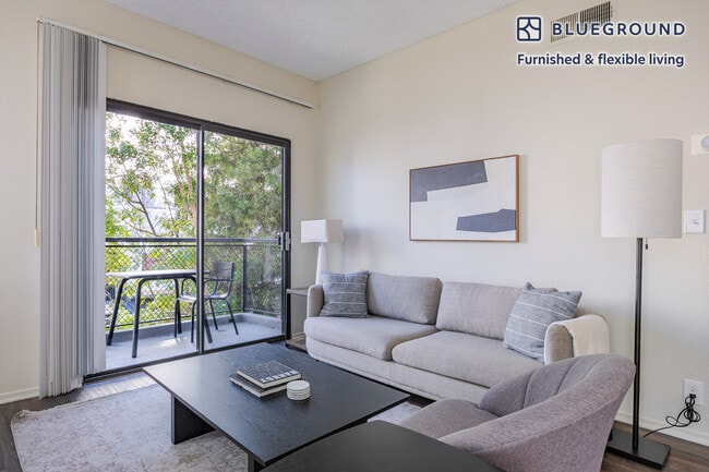 Building Photo - 747 Gayley Ave Unit FL4-ID1427