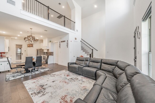 Photo - 248 Harbor Hills Dr