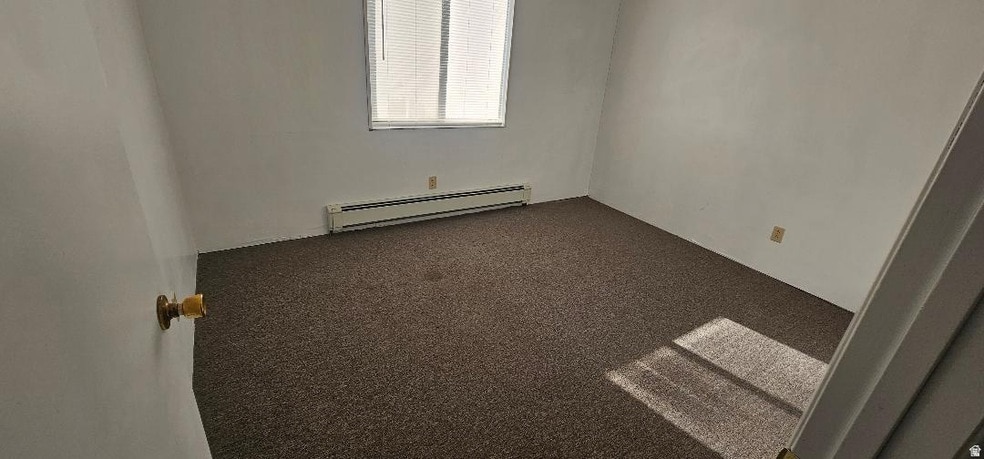 Photo - 165 W 250 N