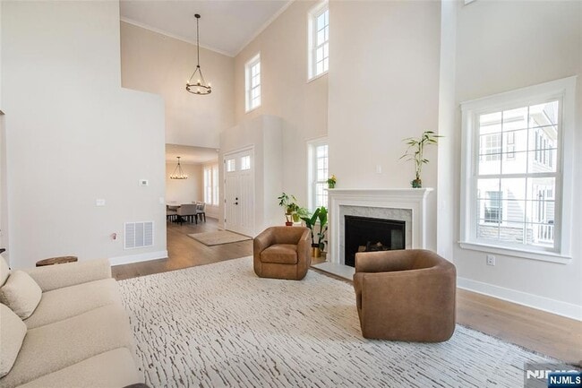 Building Photo - 37 Hillandale Dr Unit 18