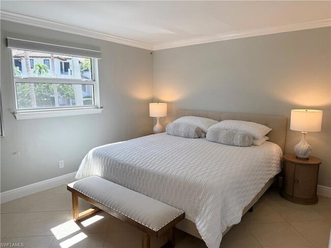 Photo - 960 7th St S