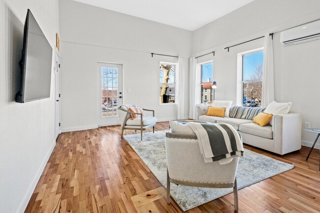 Photo - 208 N College Ave Unit ID1221822P