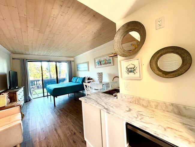 Building Photo - 214 Miracle Strip Pkwy SW Unit ID1358979P