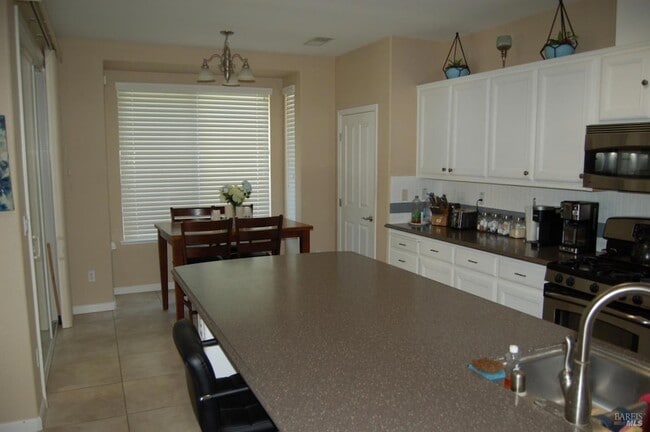 Photo - 402 Palisades Dr