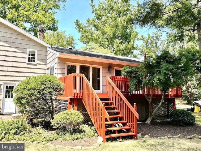 Photo - 33 Monroe Ln