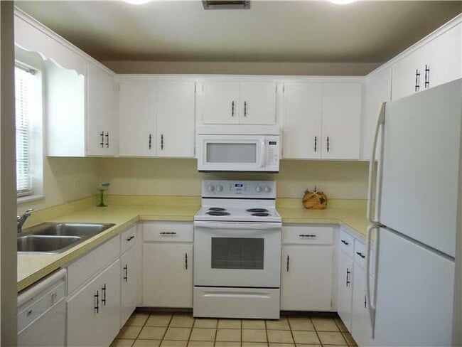 Photo - 900 Jasmine Ln Unit 102A