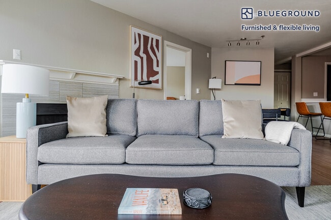 Photo - 2400 Elliott Ave Unit FL2-ID971