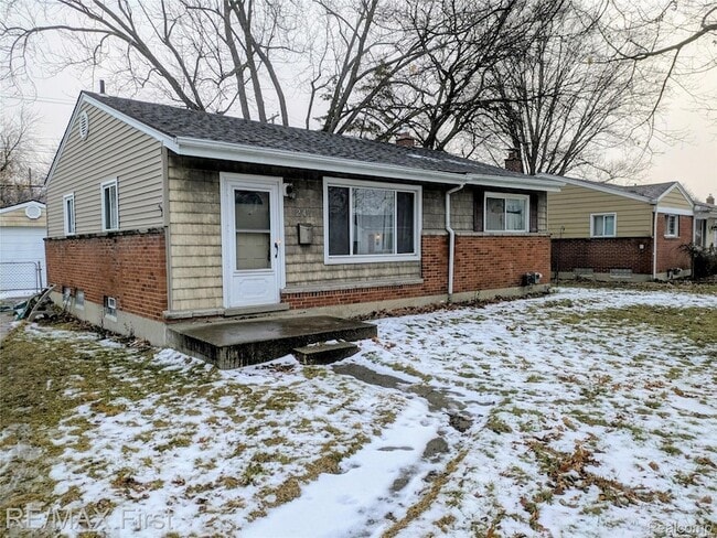 Building Photo - 247 Hecht Dr