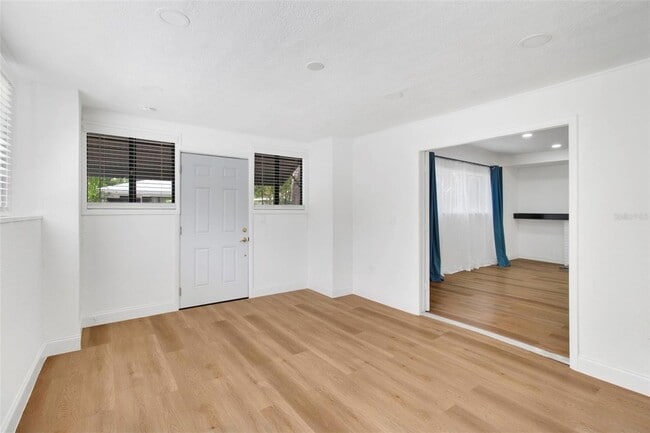 Photo - 1024 E Crenshaw St