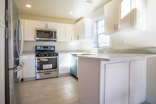 Photo - 40 Cedar Swamp Rd Unit 1001
