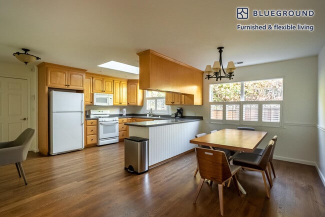 Photo - 732 Laurel Ave