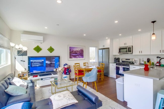 Photo - 116 E 22nd St Unit SI ID1465006P